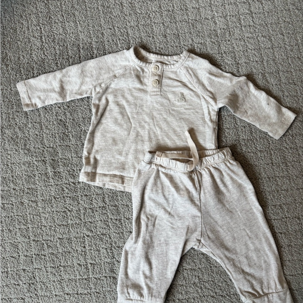 3 Outfit Bundle Baby Clothing Set in Navy, Gray, and Cream (Gap, Monica+And) - Picture 2 of 4